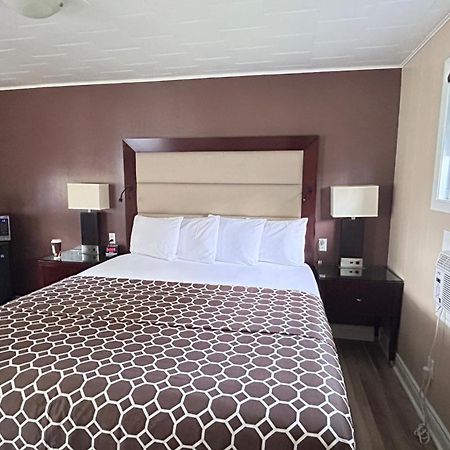 Rogers Motel Smiths Falls Ngoại thất bức ảnh